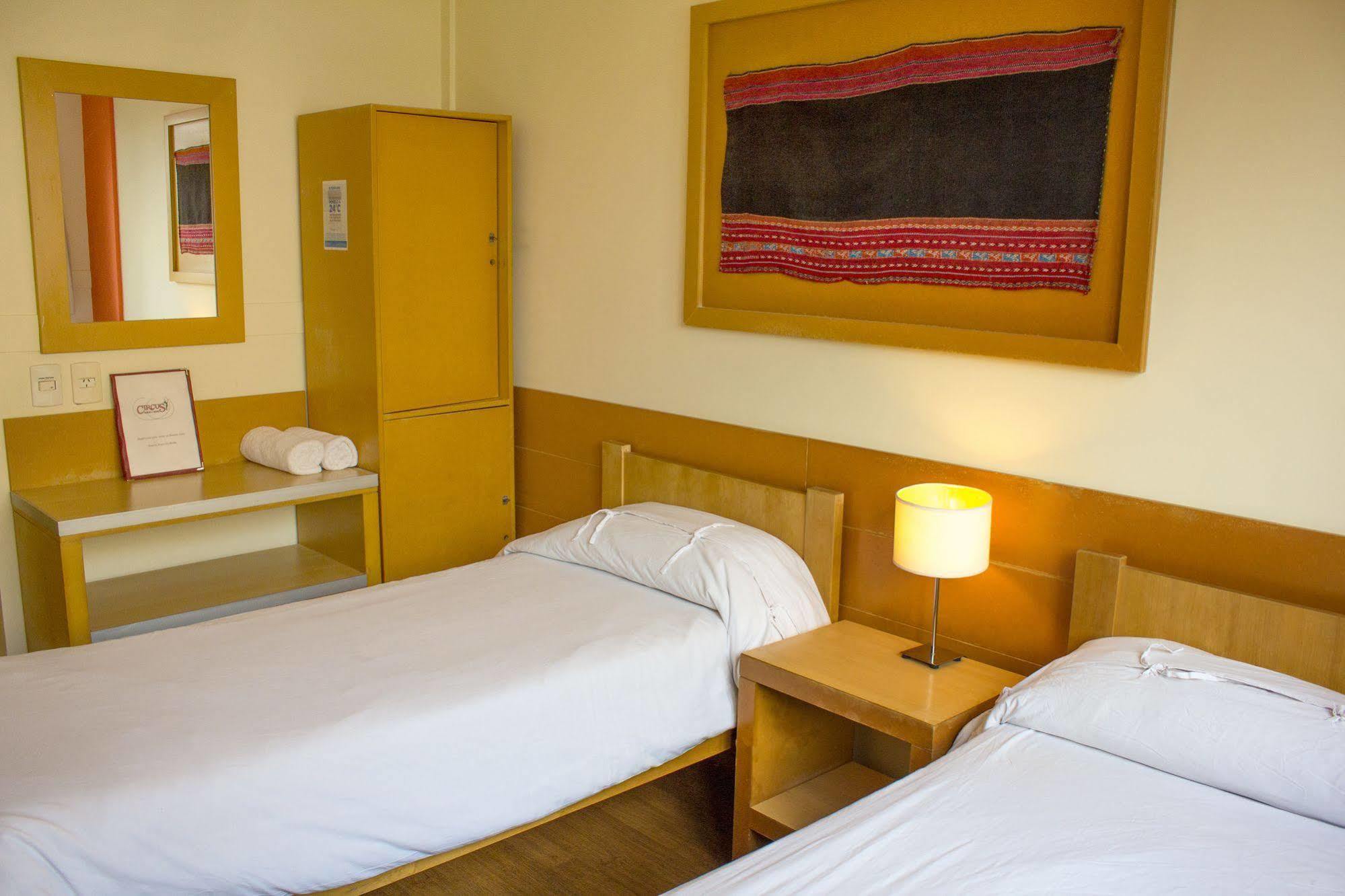 Circus Hostel บัวโนสไอเรส ภายนอก รูปภาพ