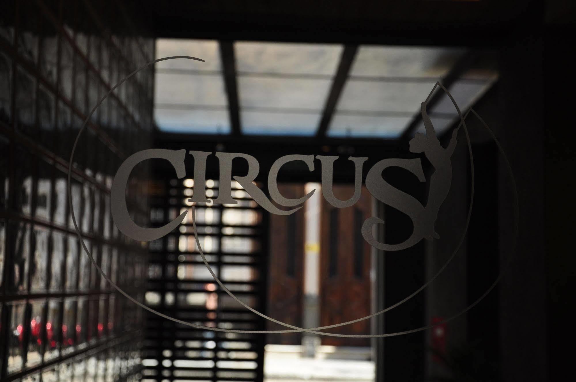 Circus Hostel บัวโนสไอเรส ภายนอก รูปภาพ
